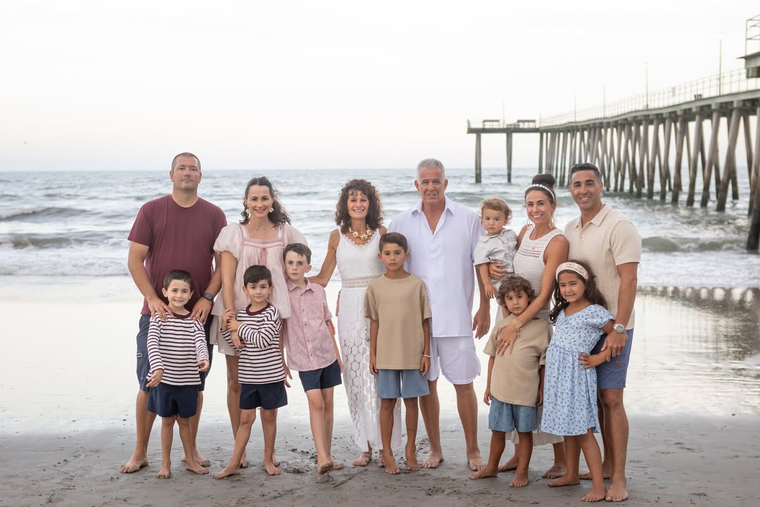 The Froumy family together at the beach